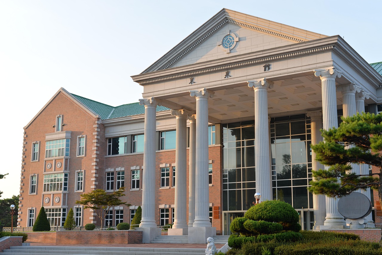 Al-Ahliyah School Graduates Sixth Cohort, Launches Farouk Yusuf Award, Salman Campus Nears