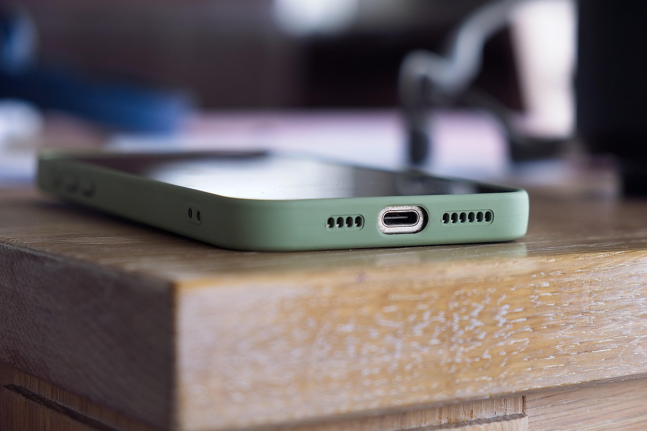 Best iPhone Alternatives in 2026