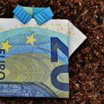 Euro and Dollar Face Equal Risk as Fed and ECB Policies Diverge